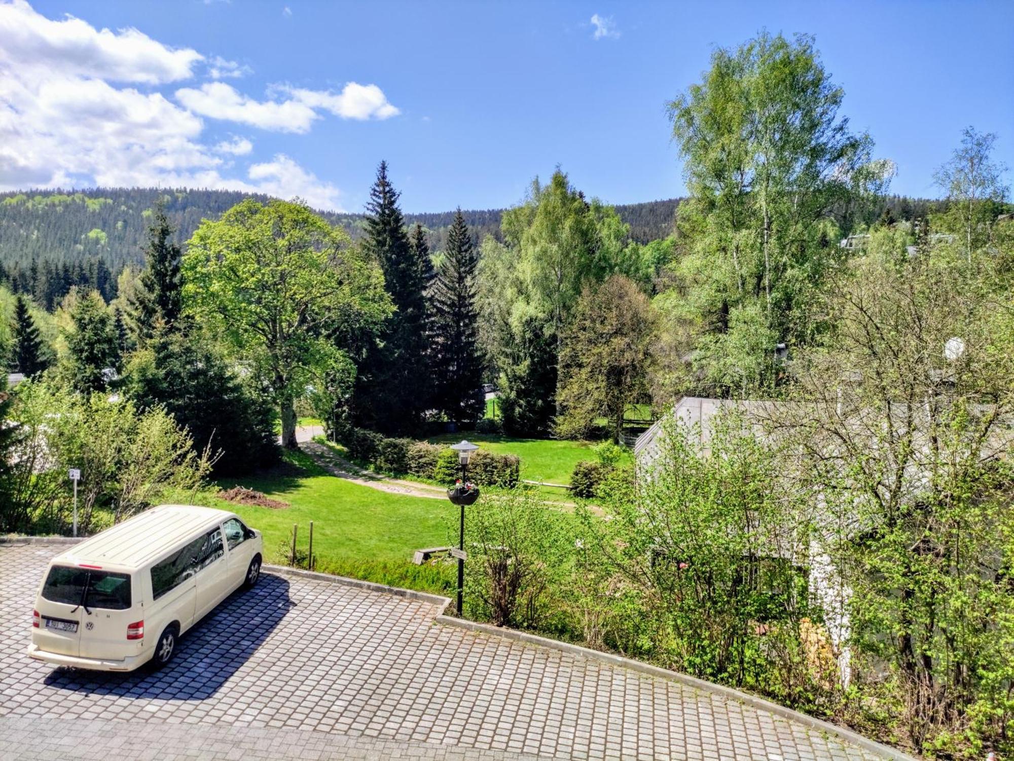 Horsky Rodinny Apartman: Mountain Family Retreat With Wellness & Terrace Harrachov